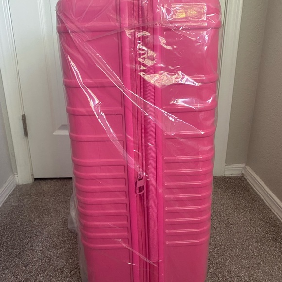 Beis Bundle The 29" and 26" Check-In Roller in Barbie Pink - Picture 9 of 14